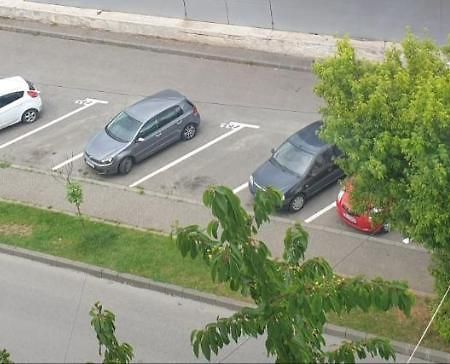 Hellen Apartament Targoviste Bagian luar foto